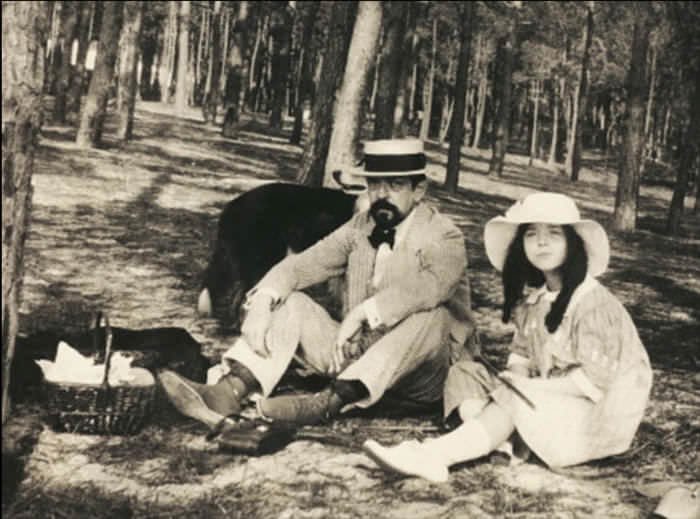 Claude Debussy and his daughter Claude-Emma picnicking (1915c.)